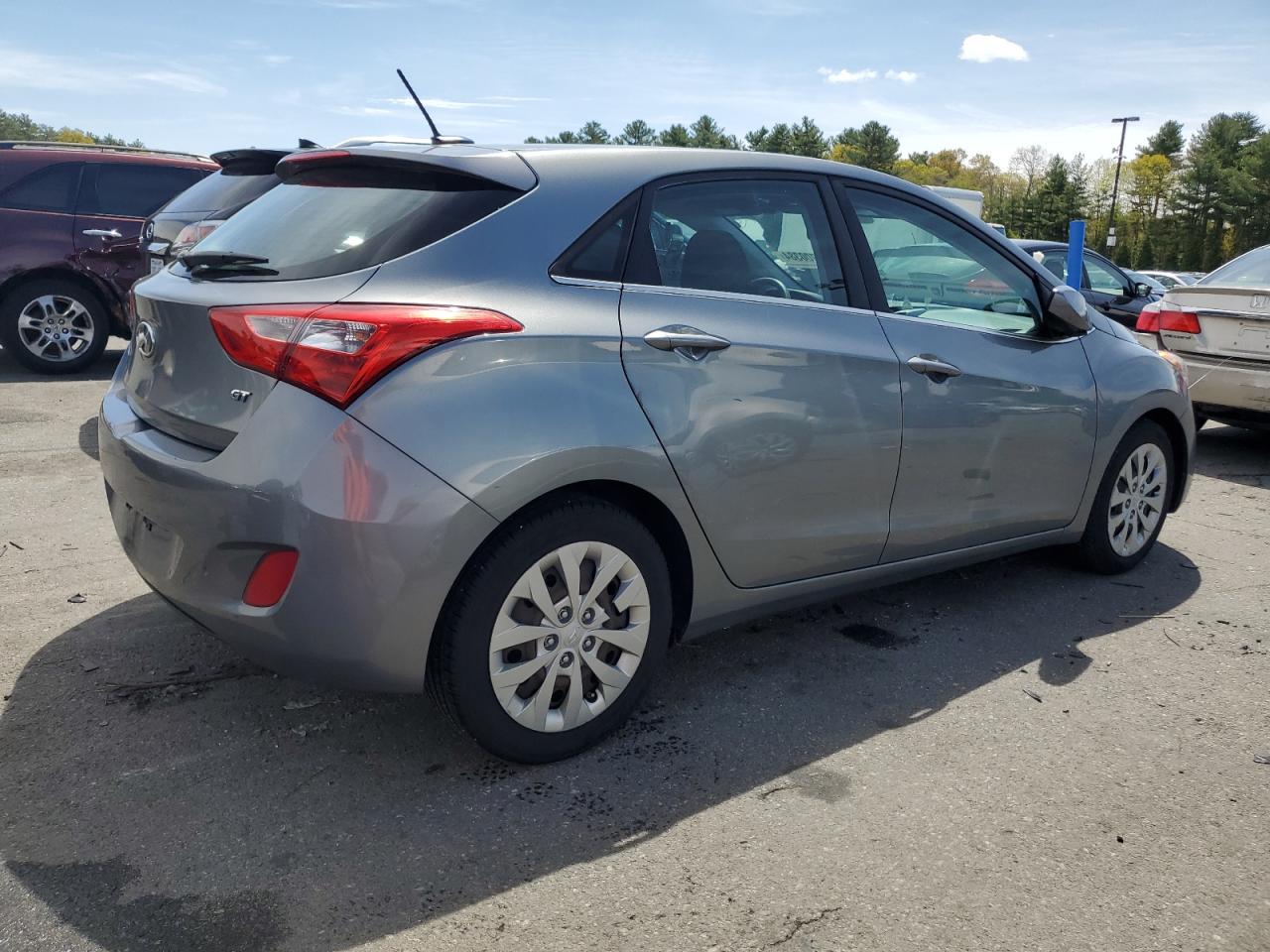 2017 Hyundai Elantra Gt vin: KMHD35LH0HU370470