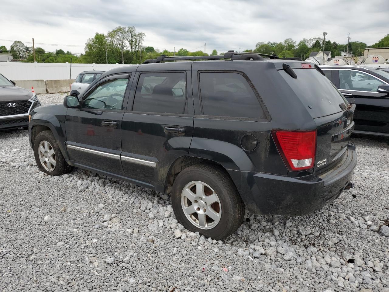 1J4PR4GK2AC120945 2010 Jeep Grand Cherokee Laredo