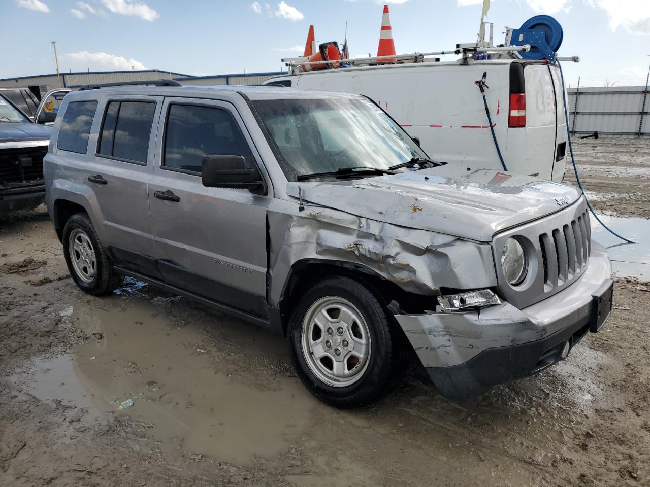 1C4NJPBB2FD358695 2015 Jeep Patriot Sport