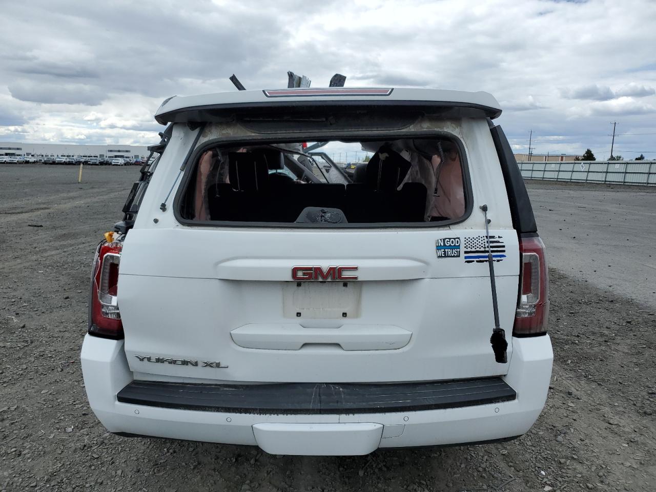 1GKS2GKC9HR163745 2017 GMC Yukon Xl K1500 Slt