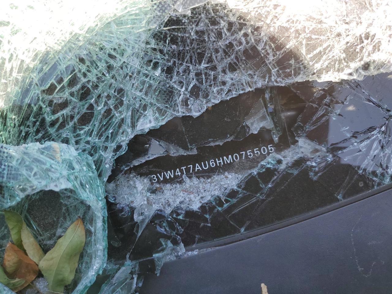 3VW4T7AU6HM075505 2017 Volkswagen Gti S