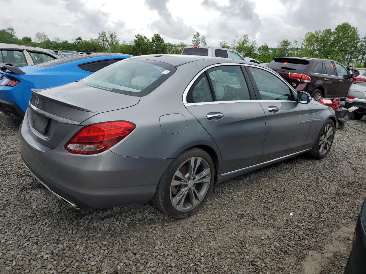 2015 Mercedes-Benz C 300 vin: 55SWF4JB7FU083970