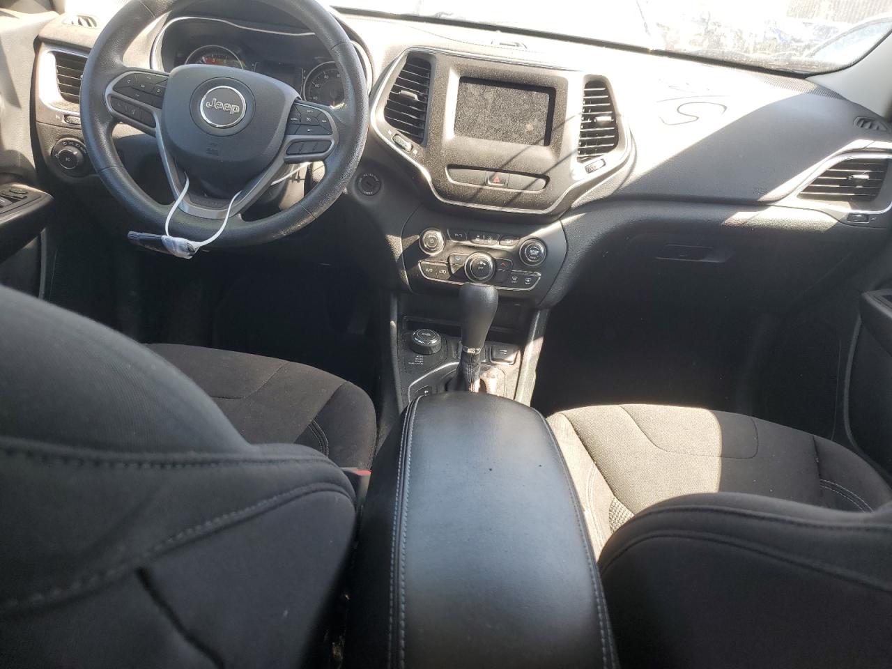 1C4PJMCX9KD309800 2019 Jeep Cherokee Latitude