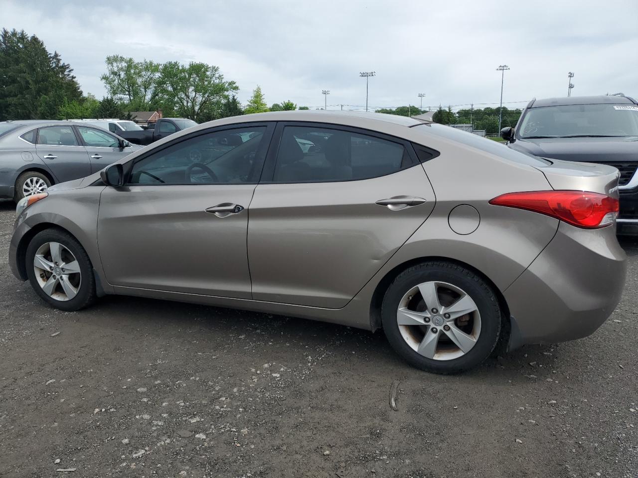 5NPDH4AE1DH337667 2013 Hyundai Elantra Gls