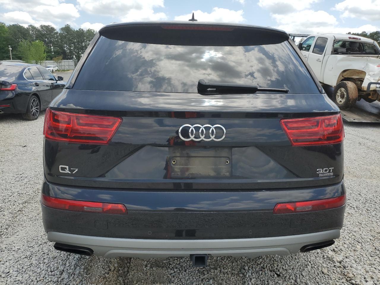 2017 Audi Q7 Premium vin: WA1AAAF77HD005562