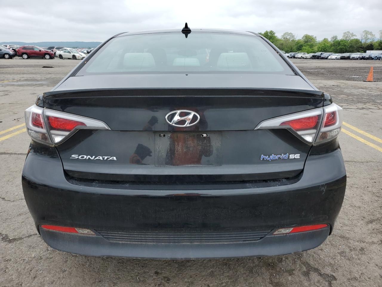 2016 Hyundai Sonata Hybrid vin: KMHE24L14GA031277