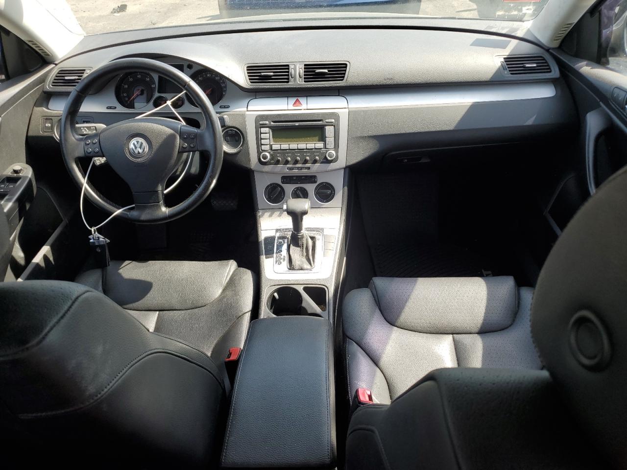 WVWAK73CX8E230334 2008 Volkswagen Passat Komfort