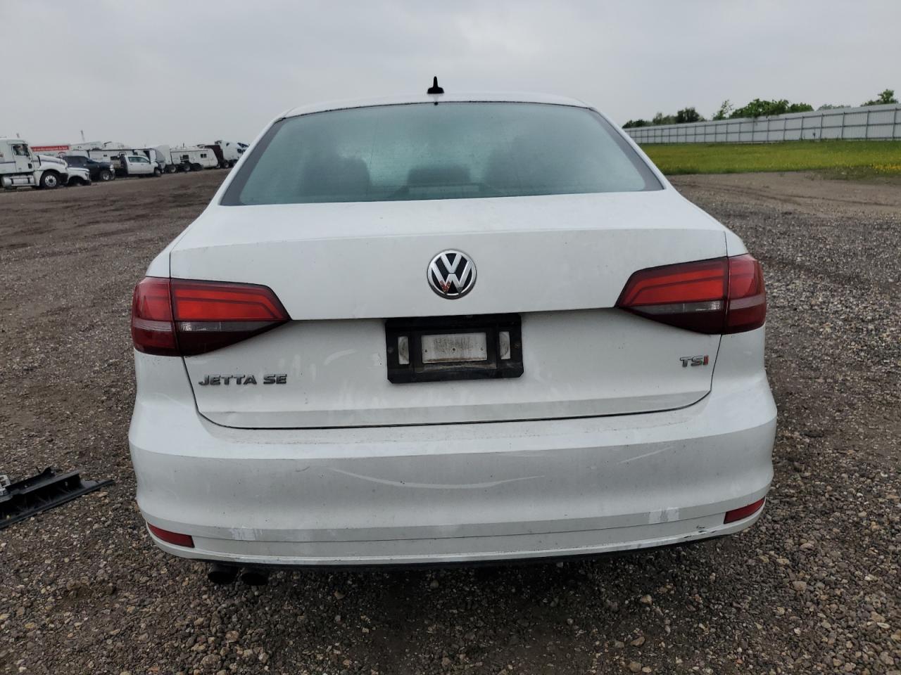 3VWD67AJ9GM330725 2016 Volkswagen Jetta Se