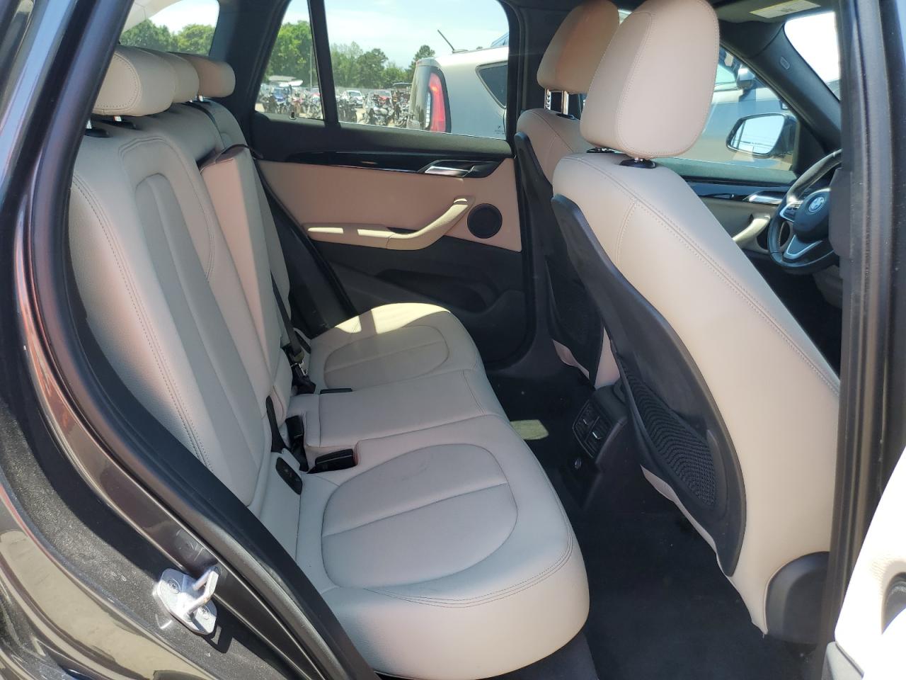 WBXHU7C36J5L05886 2018 BMW X1 Sdrive28I