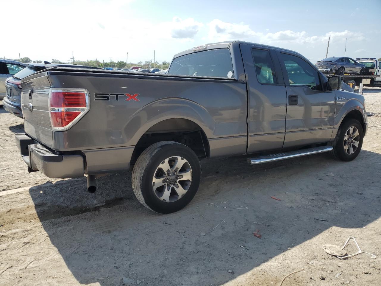 2013 Ford F150 Super Cab vin: 1FTFX1CFXDKG16973