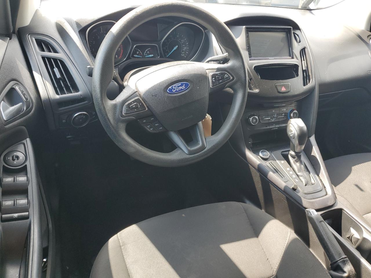 2016 Ford Focus Se vin: 1FADP3K24GL217224