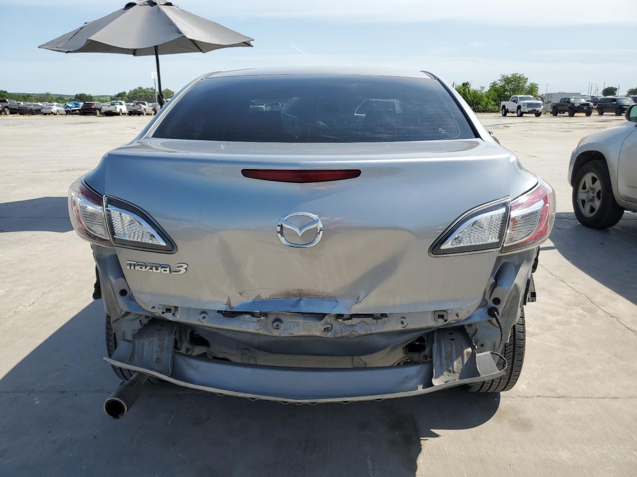 JM1BL1VF3B1402532 2011 Mazda 3 I