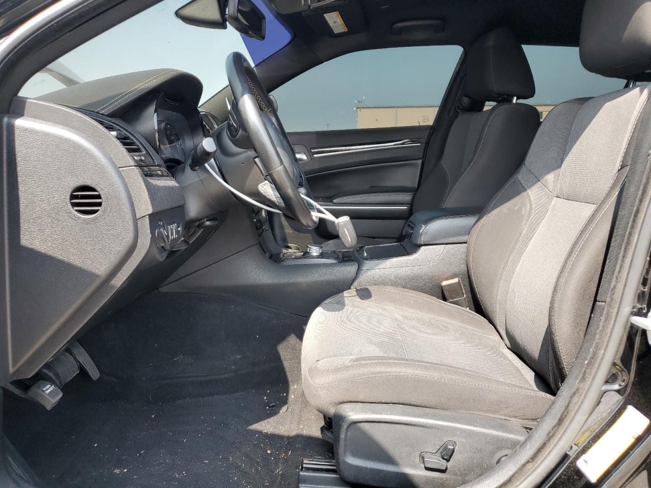 2C3CCABG0KH589767 2019 Chrysler 300 S