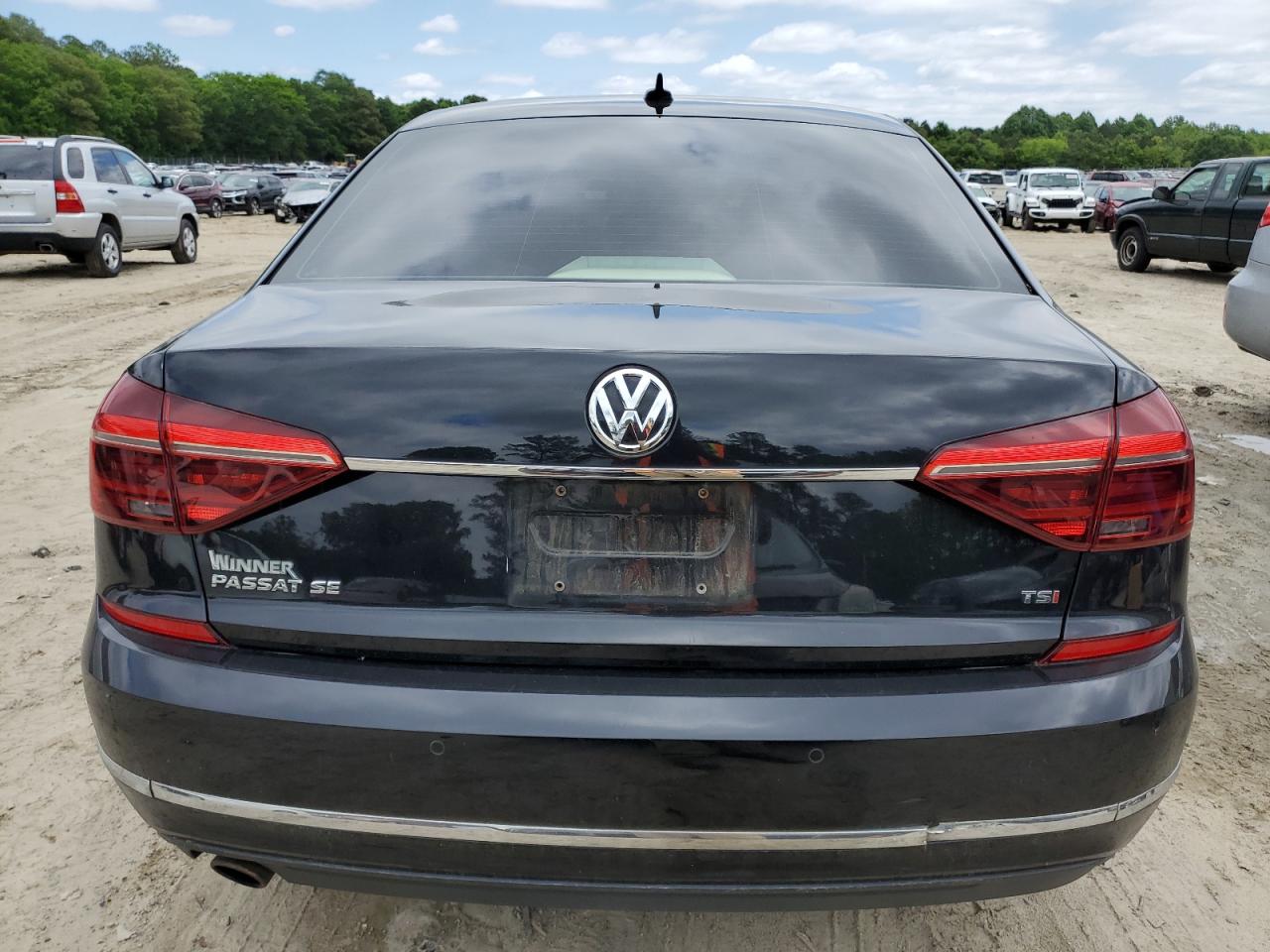 1VWGT7A35HC049550 2017 Volkswagen Passat Se