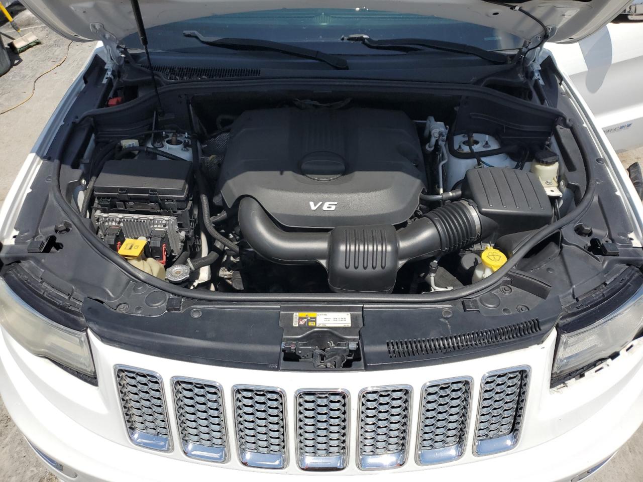 1C4RJFJGXEC283015 2014 Jeep Grand Cherokee Summit