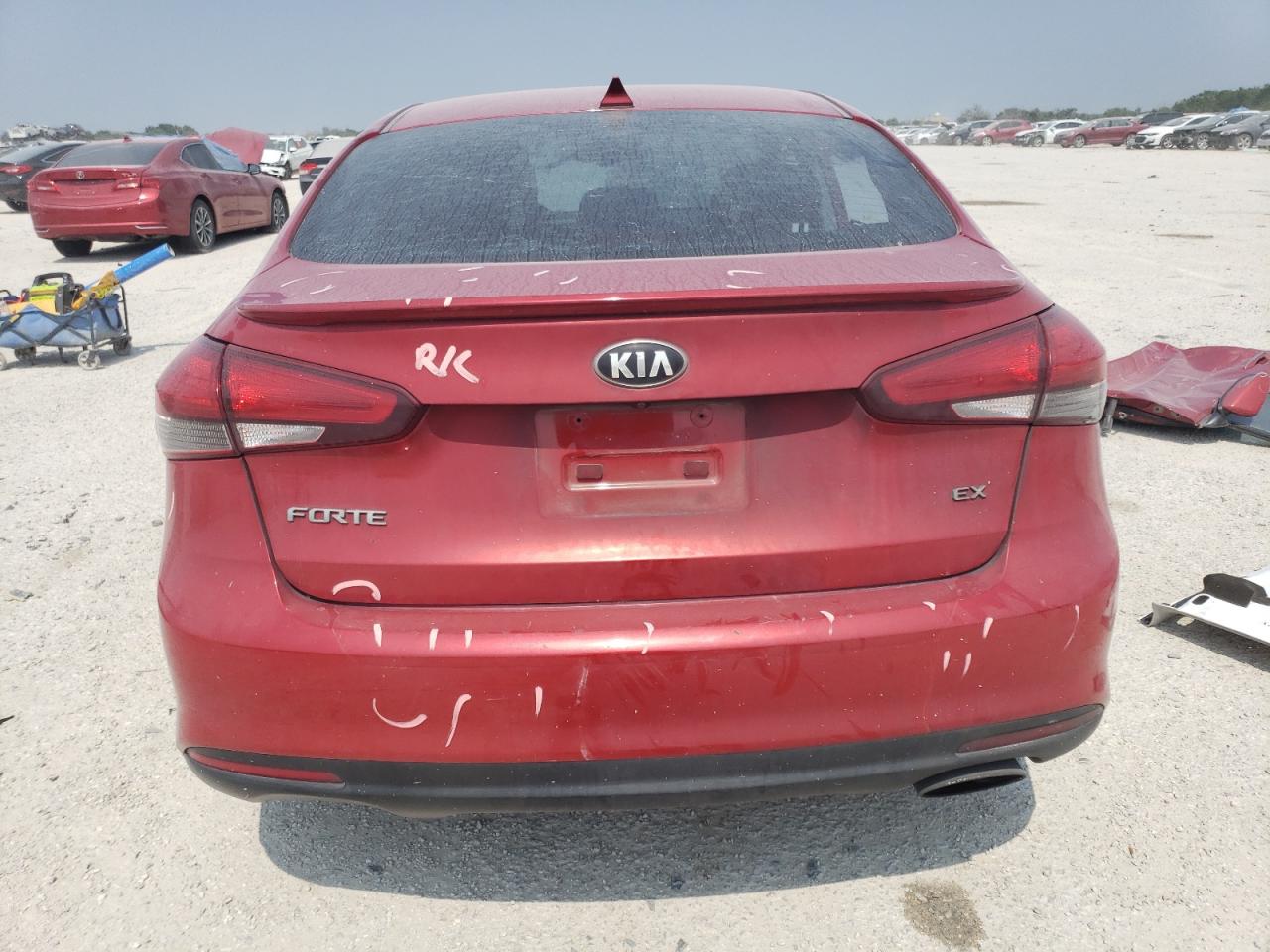 3KPFN4A87JE165706 2018 Kia Forte Ex
