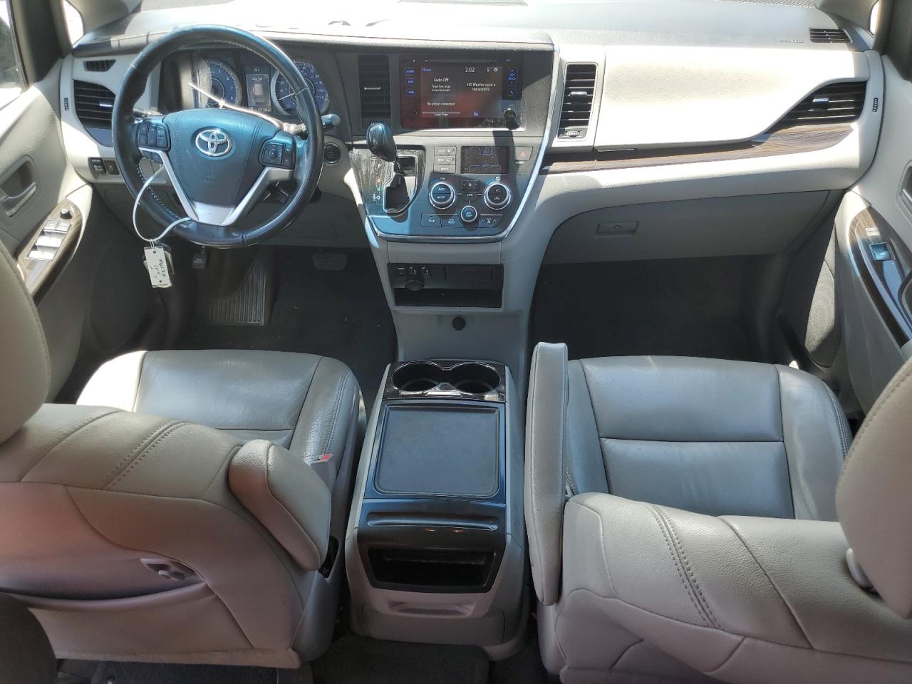 5TDYK3DC2FS553385 2015 Toyota Sienna Xle