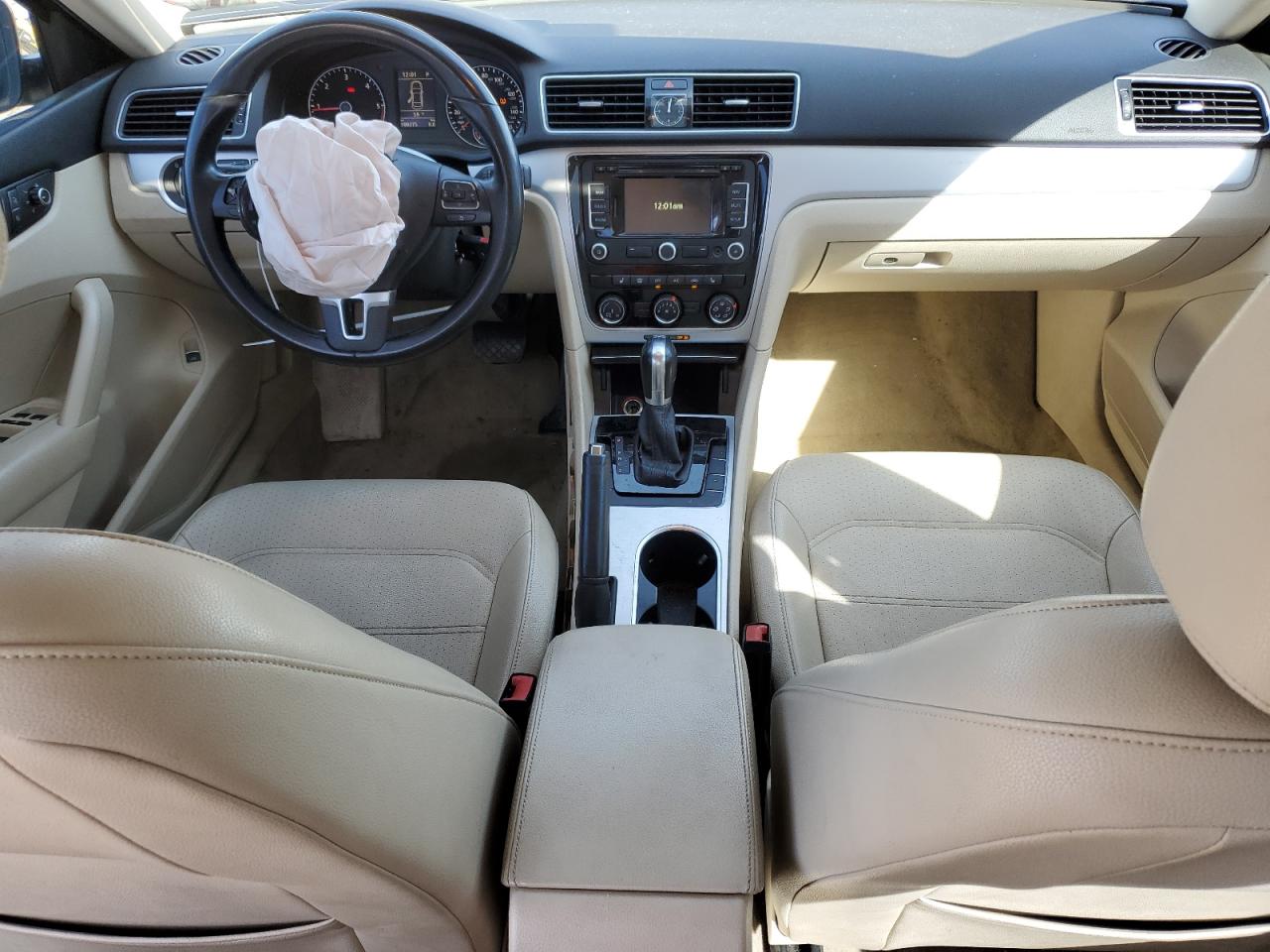 1VWBN7A33DC066684 2013 Volkswagen Passat Se