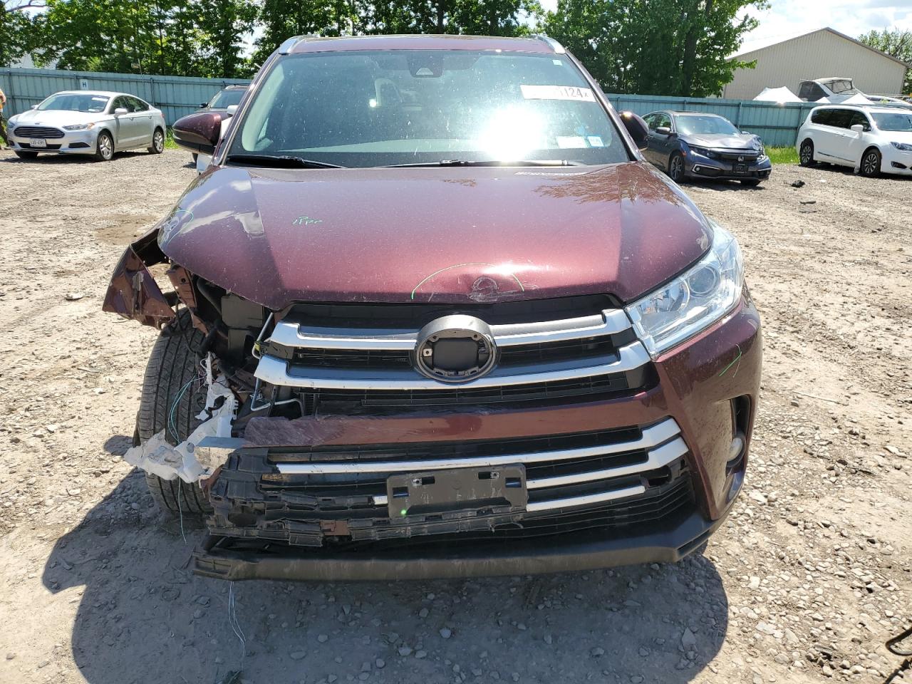 5TDJZRFH5KS718588 2019 Toyota Highlander Se