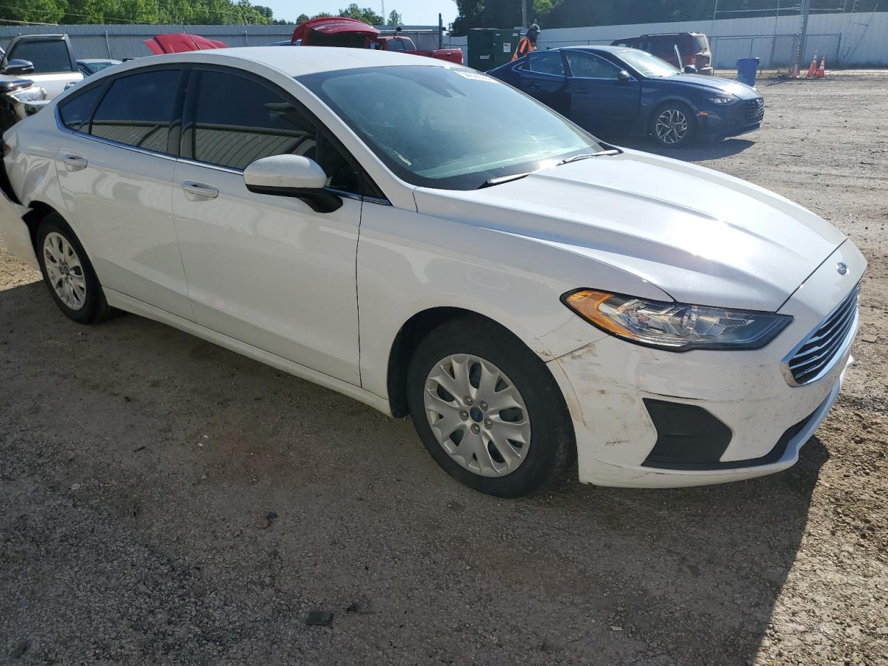 2019 Ford Fusion S vin: 3FA6P0G74KR127576