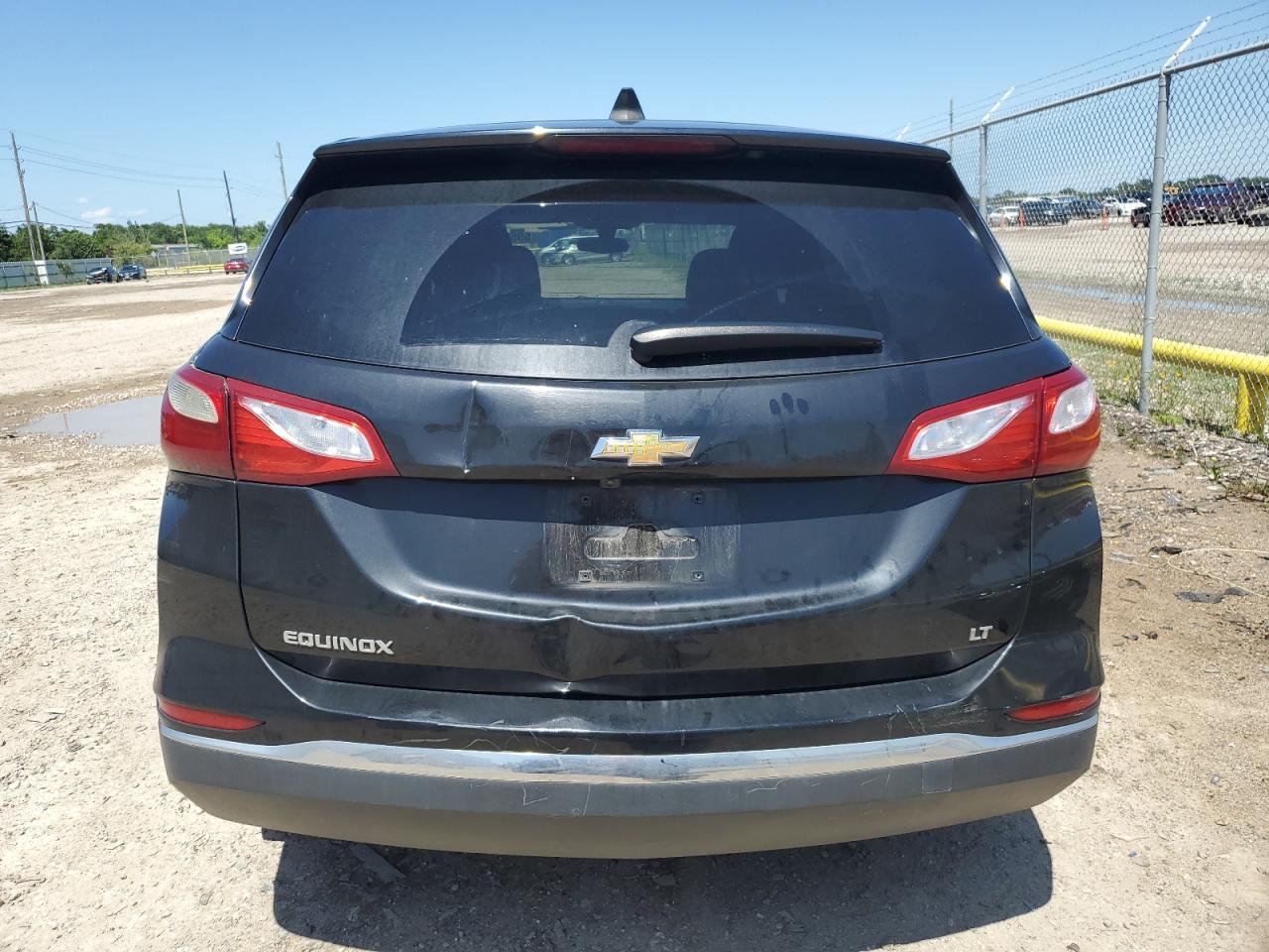 2GNAXJEV8J6308205 2018 Chevrolet Equinox Lt