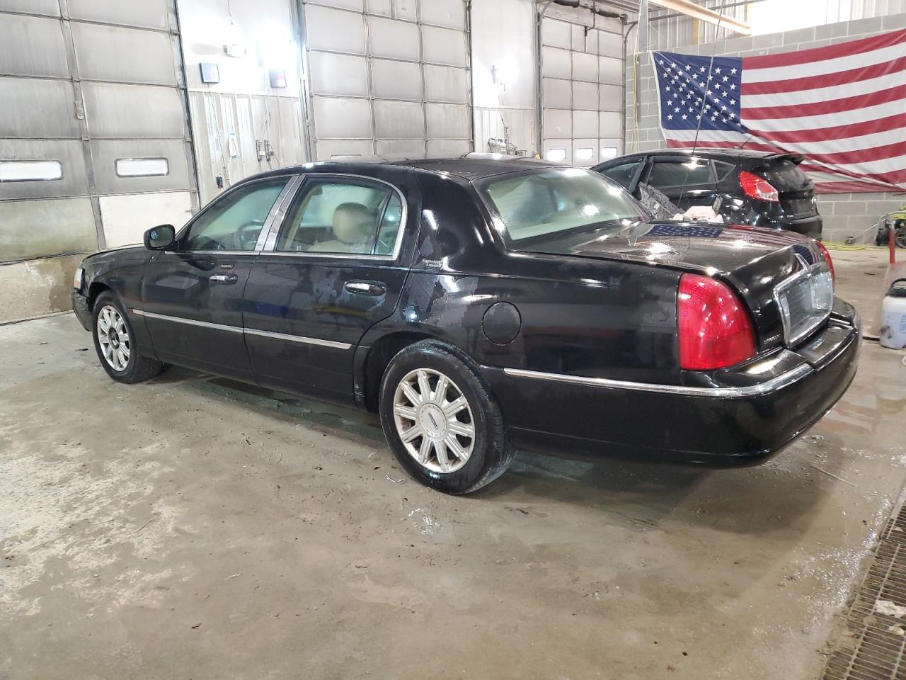 Lot #2508222333 2006 LINCOLN TOWN CAR S