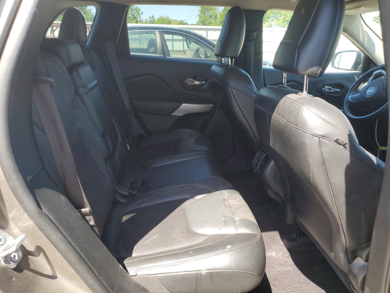 1C4PJLLB4JD584911 2018 Jeep Cherokee Latitude Plus