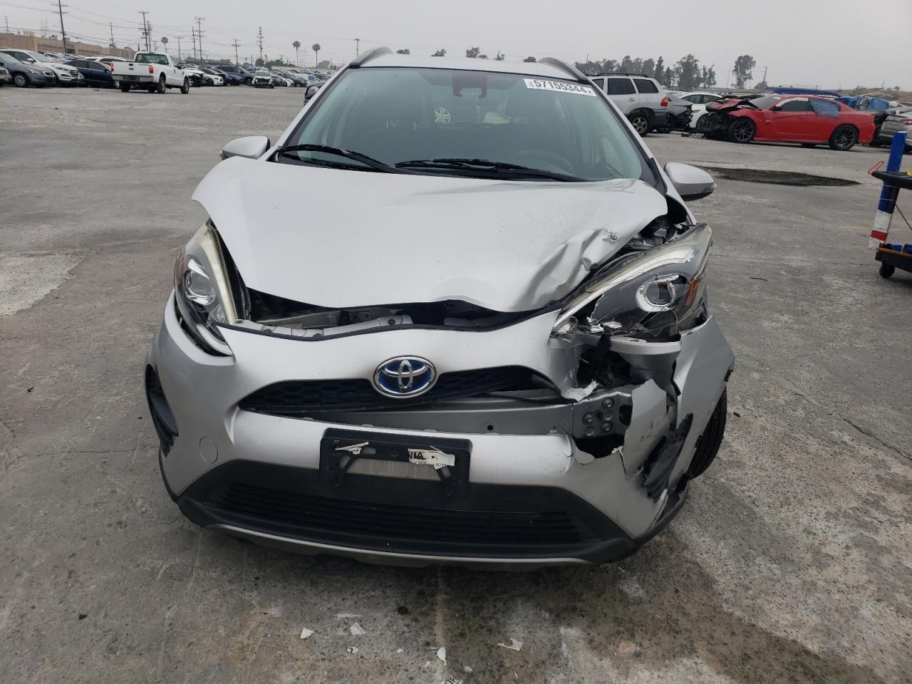 JTDKDTB39J1612585 2018 Toyota Prius C