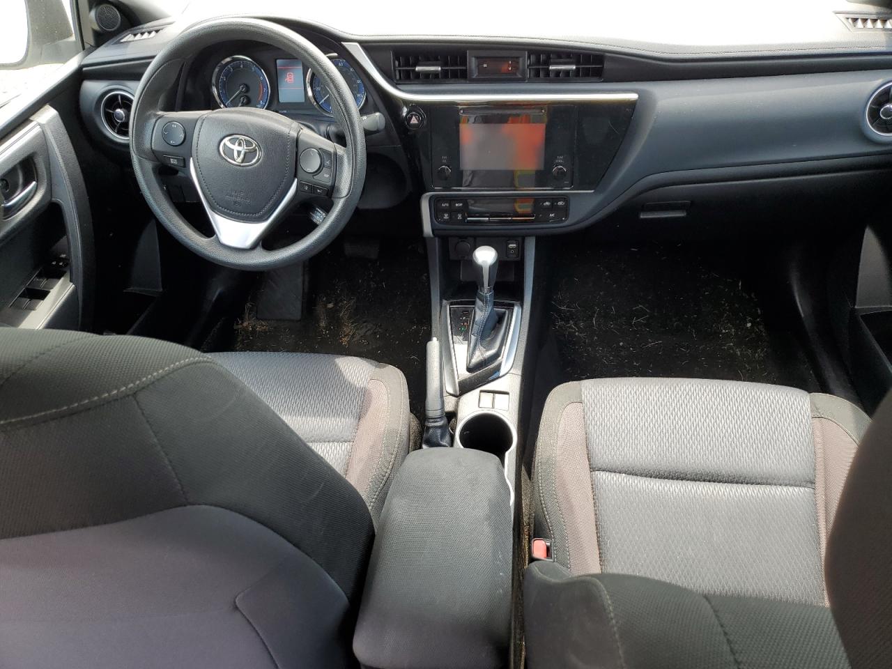 2018 Toyota Corolla L vin: 5YFBURHE2JP777501