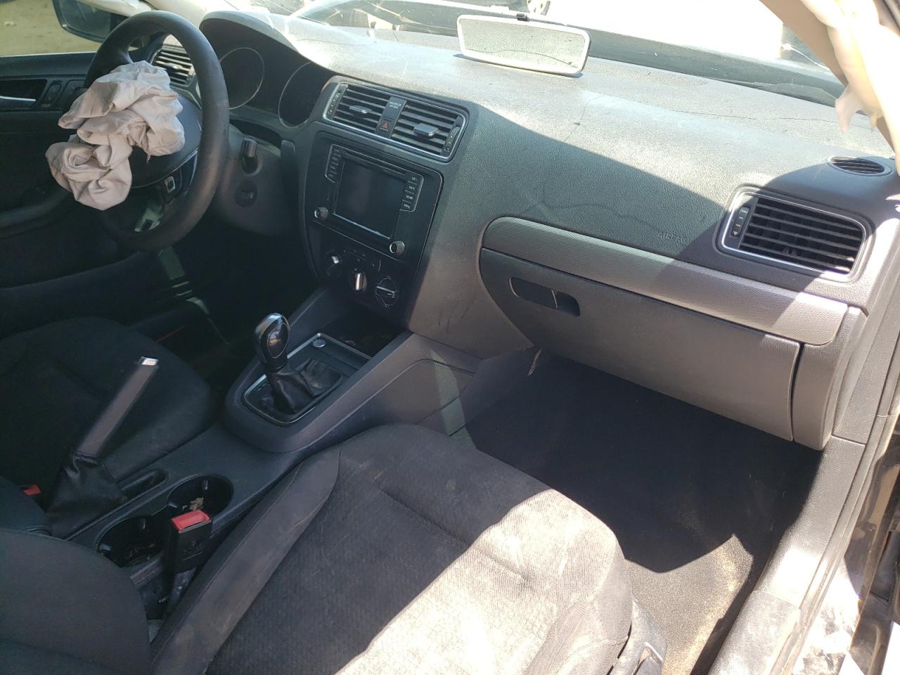 3VWD67AJ4GM340868 2016 Volkswagen Jetta Se