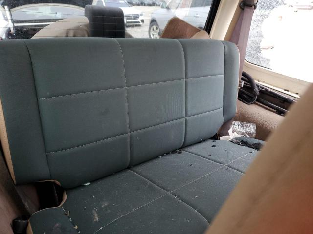 2000 Jeep Wrangler / Tj Sahara VIN: 1J4FA59S0YP744297 Lot: 56334444