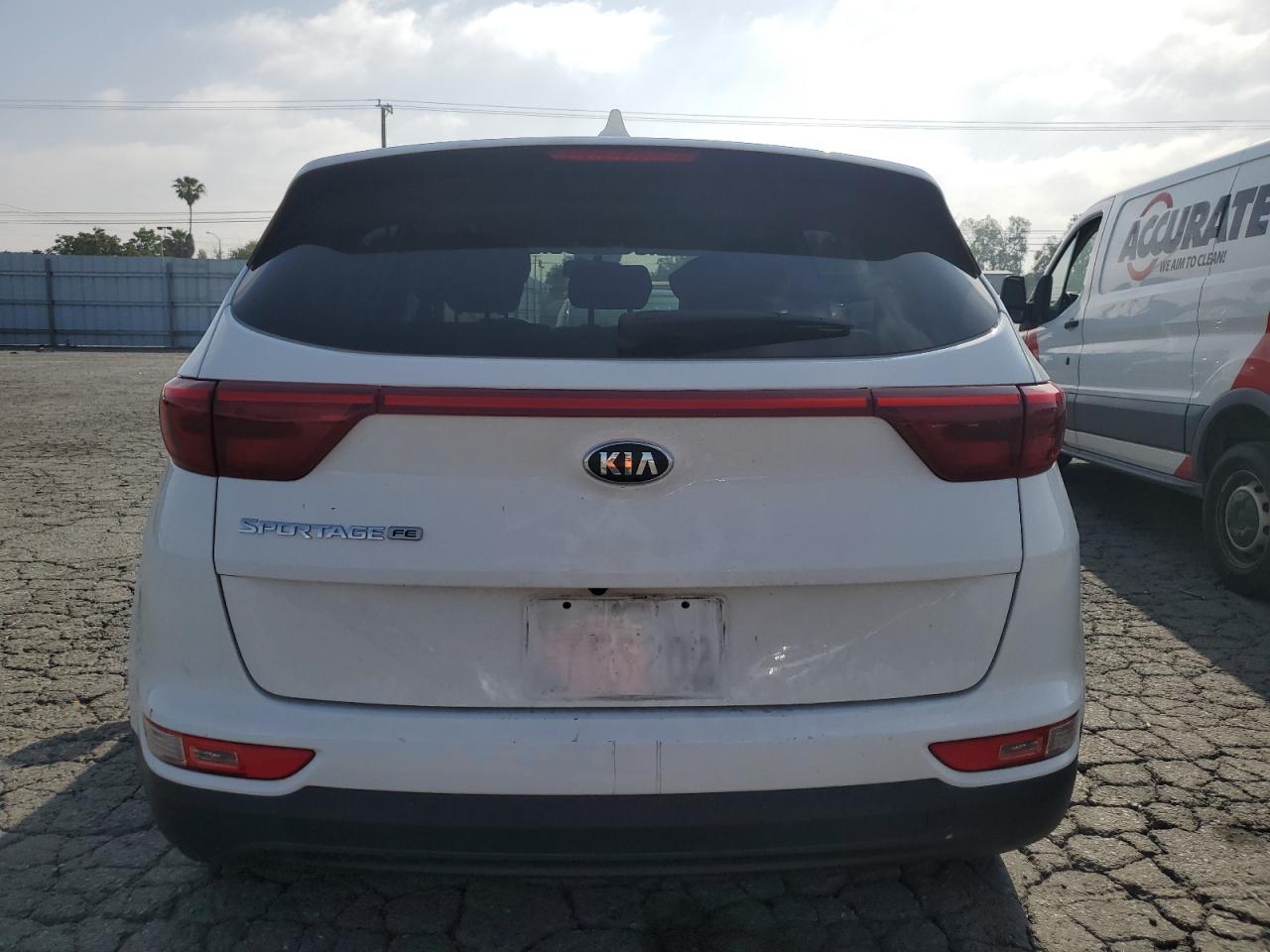 KNDPM3ACXH7170933 2017 Kia Sportage Lx