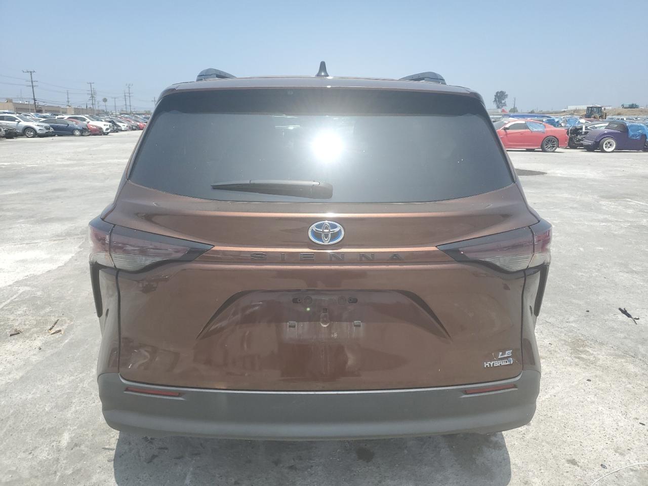 2023 Toyota Sienna Le vin: 5TDKRKEC0PS142224