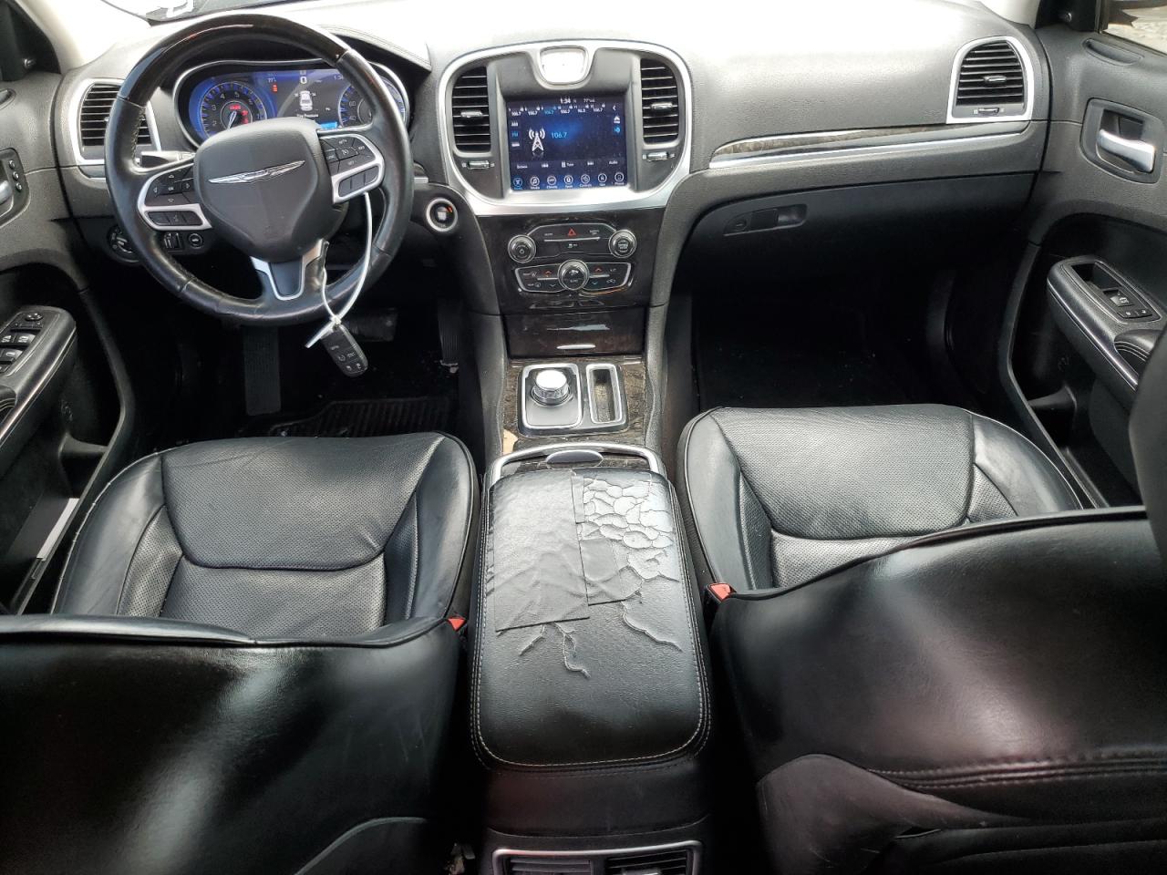 2C3CCAEG8HH564622 2017 Chrysler 300C