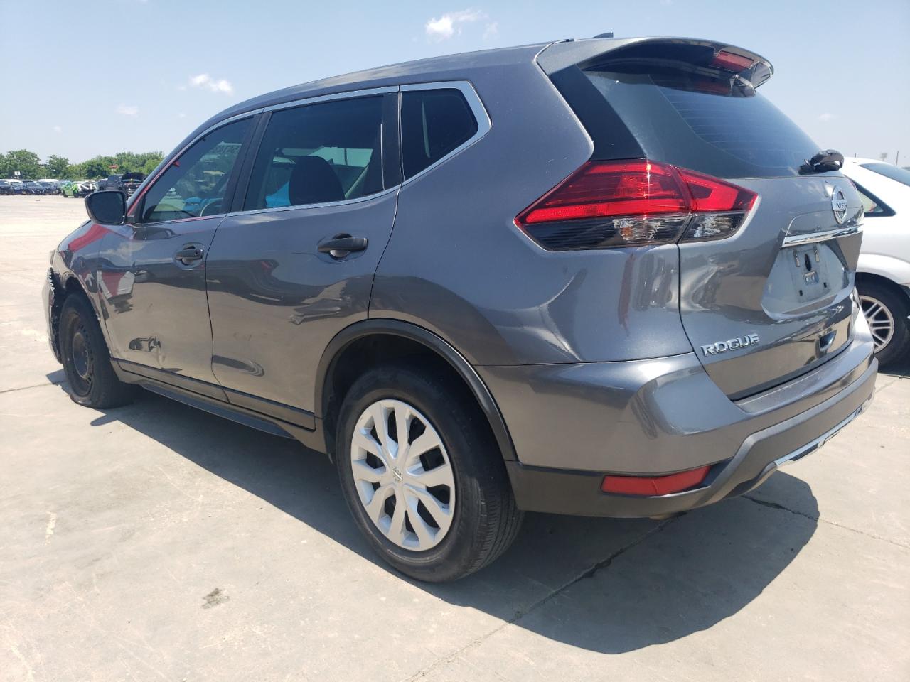 2017 Nissan Rogue S vin: 5N1AT2MT5HC832404