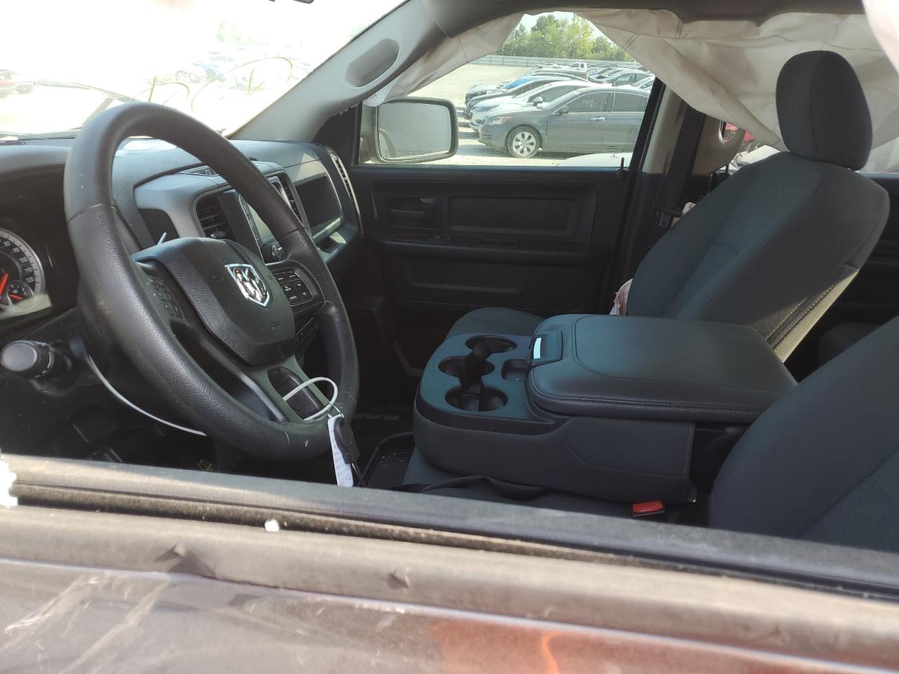 1C6RR7KG1JS253809 2018 Ram 1500 St