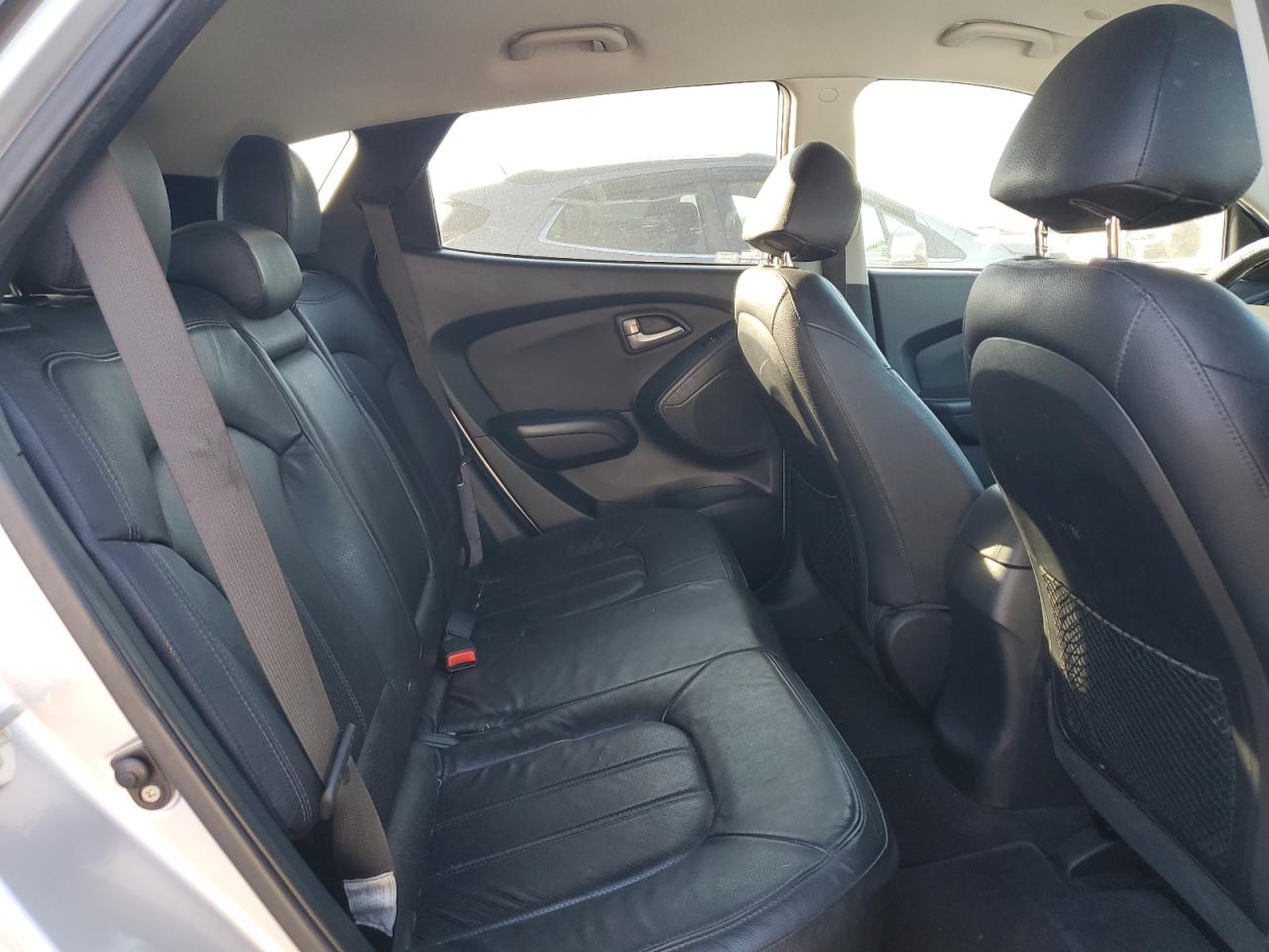 KM8JU3AC4AU102829 2010 Hyundai Tucson Gls