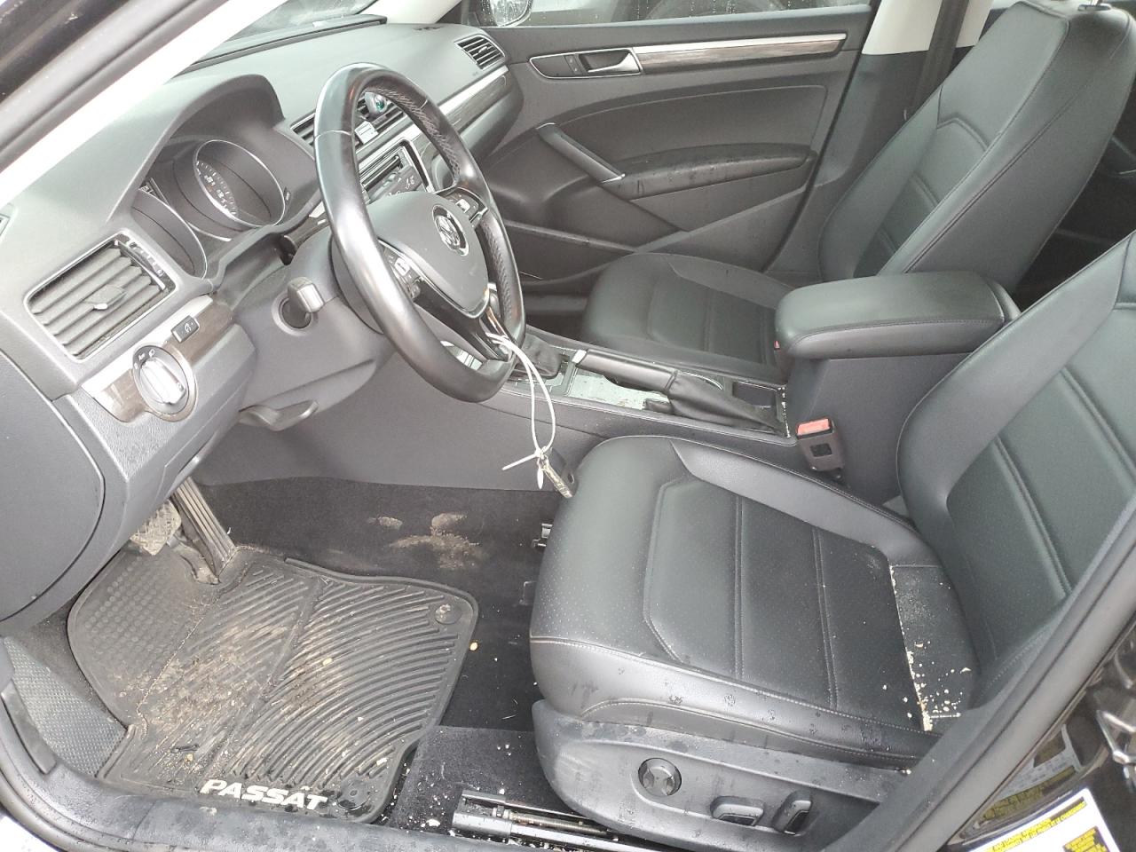1VWBA7A35JC005280 2018 Volkswagen Passat Se