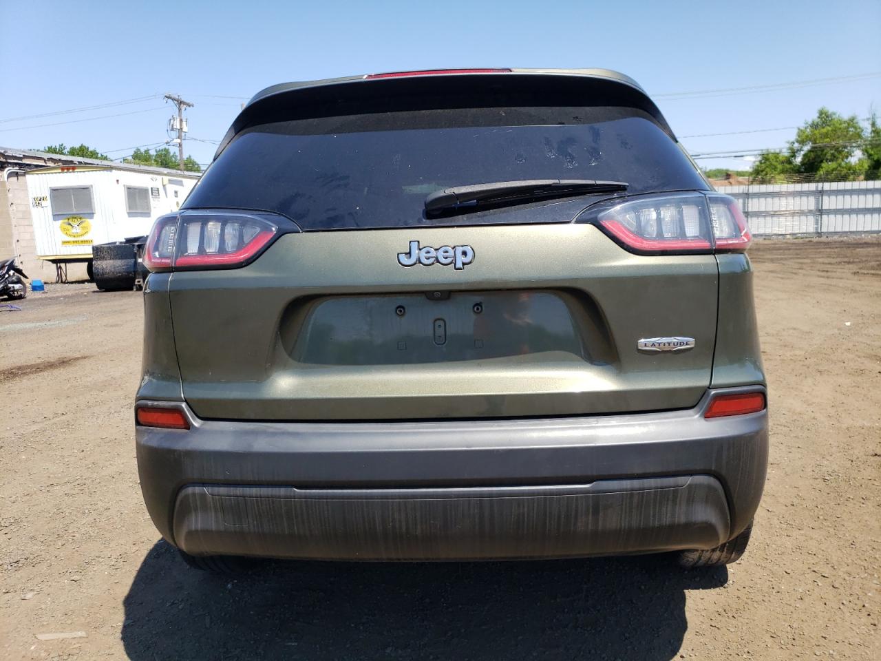 1C4PJLCB3KD284665 2019 Jeep Cherokee Latitude