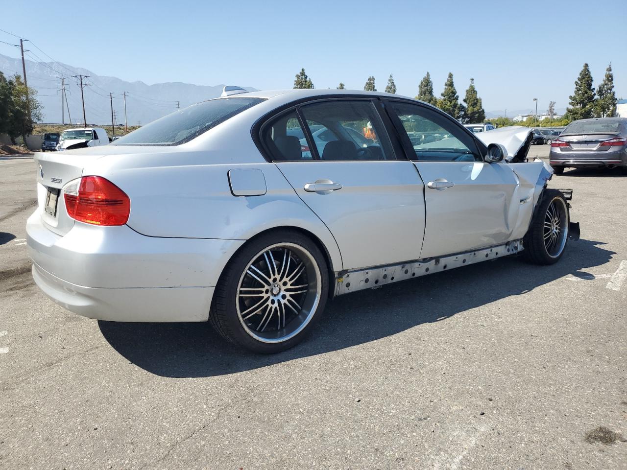 WBAVB13576PT21026 2006 BMW 325 I