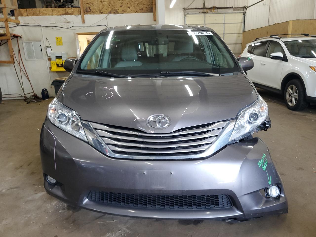 2015 Toyota Sienna Xle vin: 5TDDK3DCXFS111470