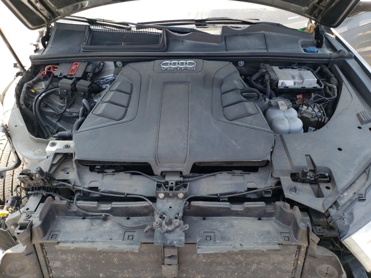 WA1AAAF72HD055110 2017 Audi Q7 Premium