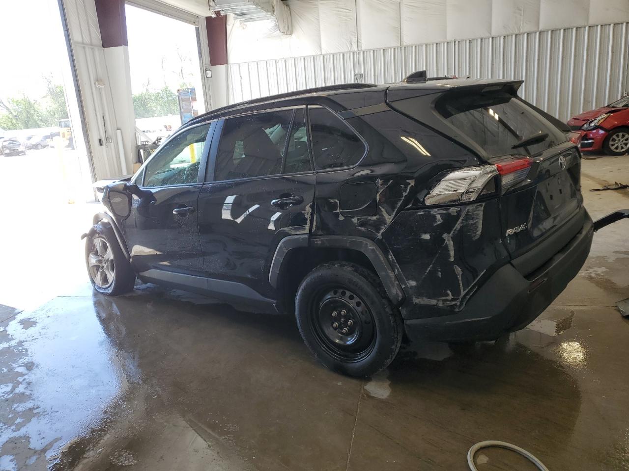 2T3P1RFV2MC161701 2021 Toyota Rav4 Xle