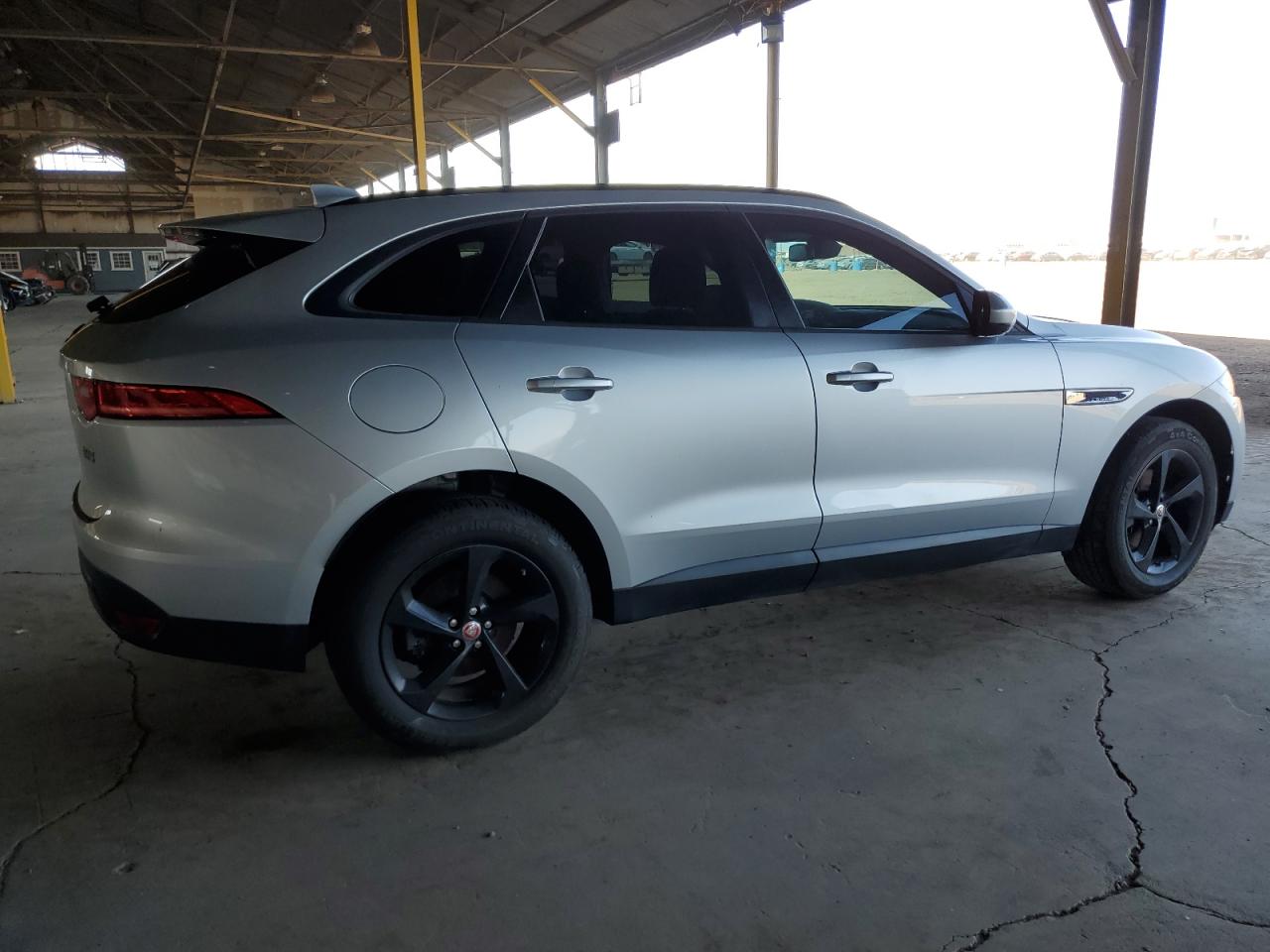 SADCJ2FN0JA287980 2018 Jaguar F-Pace Premium