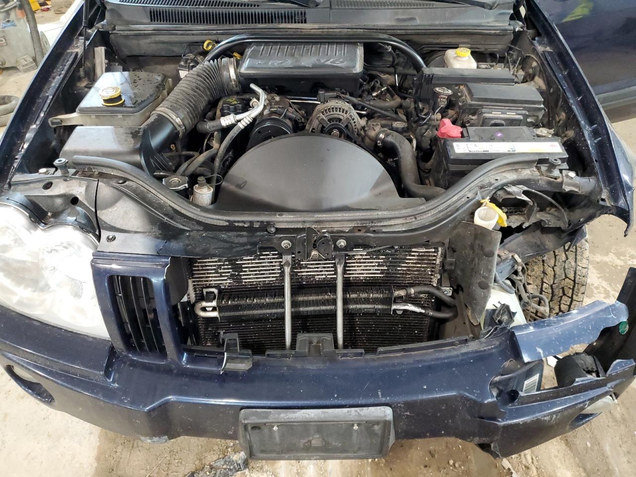 1J4GR48K45C715087 2005 Jeep Grand Cherokee Laredo