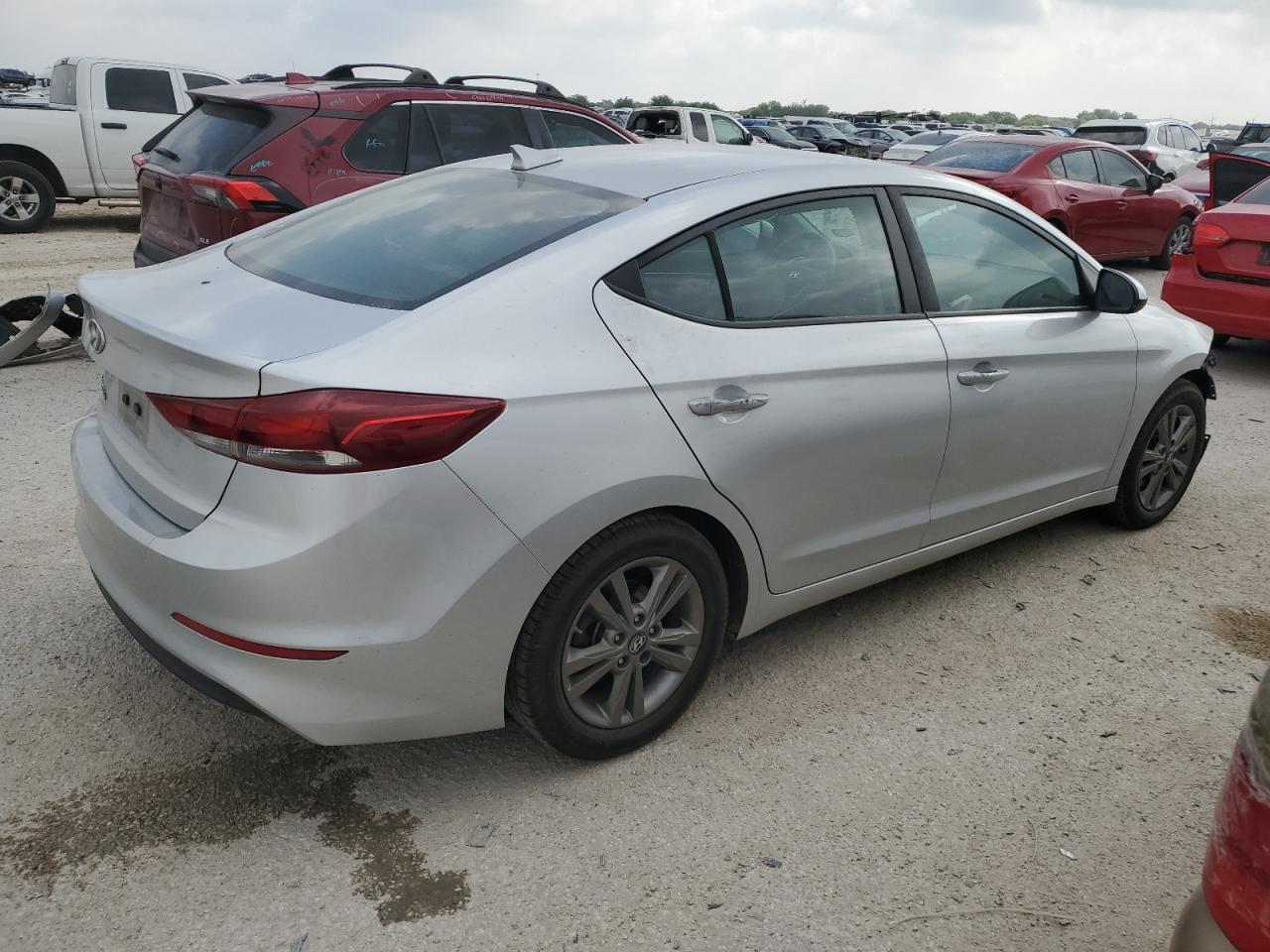 5NPD84LF5JH385805 2018 Hyundai Elantra Sel