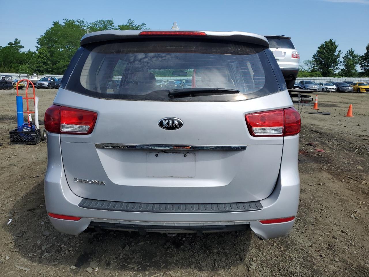 KNDMA5C1XJ6401523 2018 Kia Sedona L