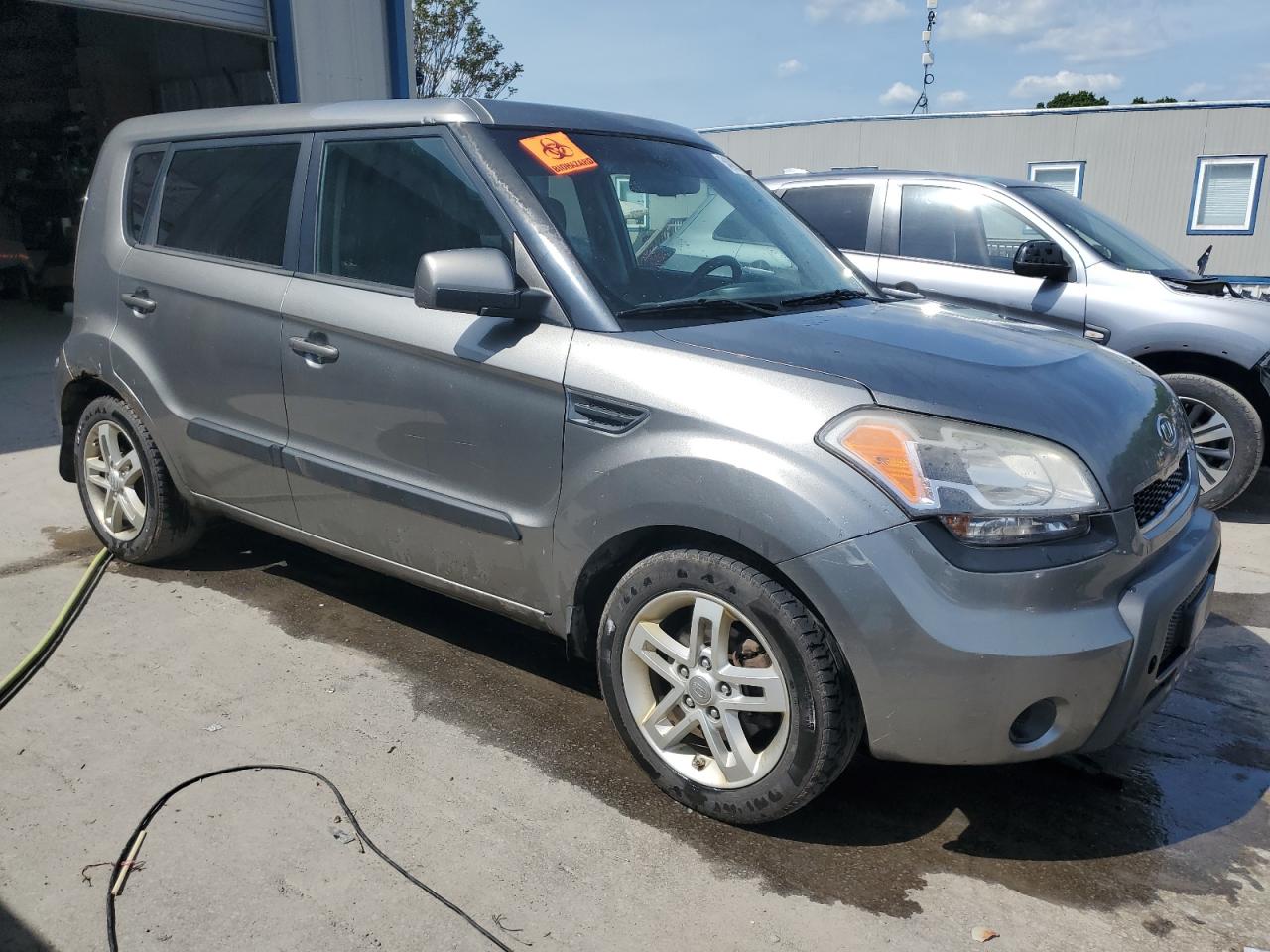 KNDJT2A29B7219394 2011 Kia Soul +