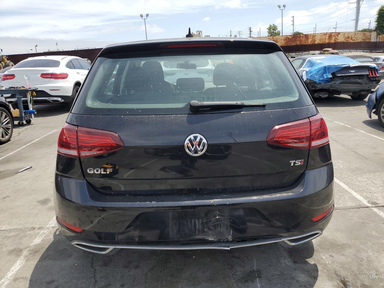 3VWG17AU3JM285584 2018 Volkswagen Golf S