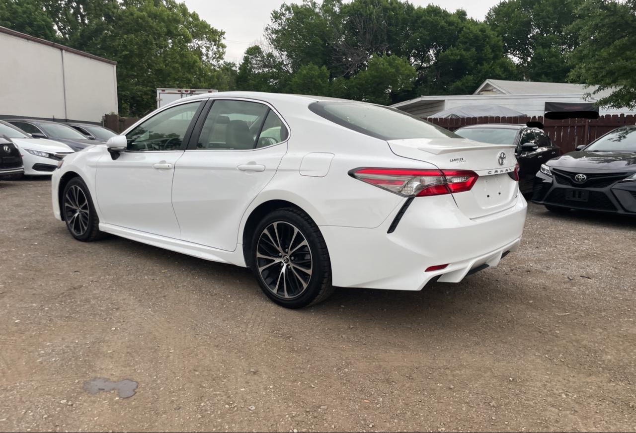 JTNB11HK1J3051441 2018 Toyota Camry L